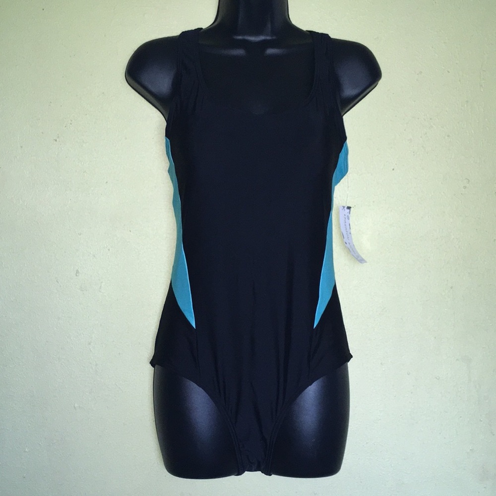 NWT One piece swimsuit fashion world size M.
